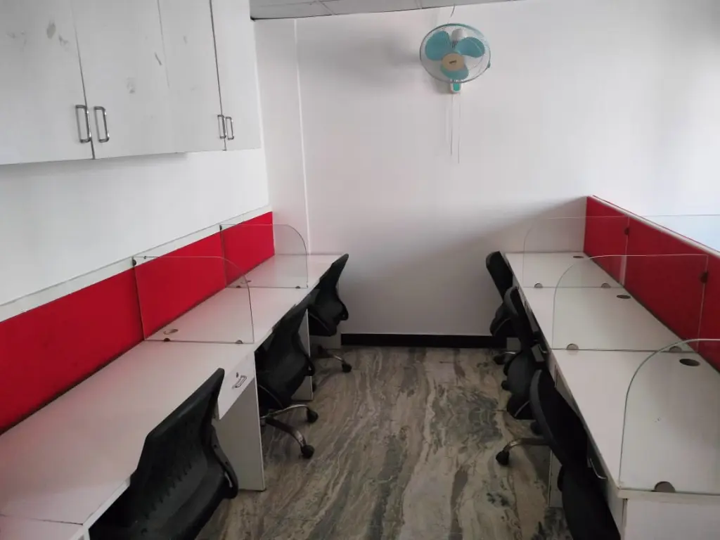 476011056_15 seat 1 cabin (2).webp